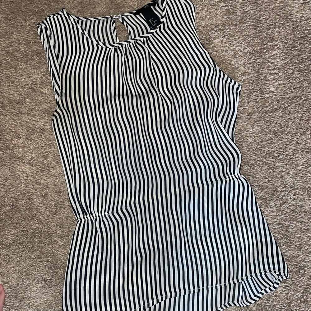 H&M Tank Top - Picture 1 of 2